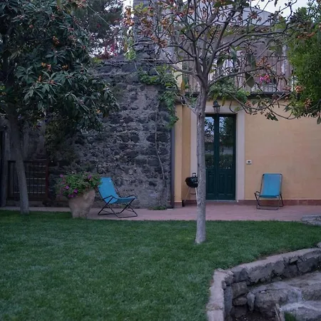 Il Pozzo E L'ulivo - Just 200 Meters From The Metro - Holiday home *